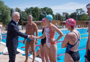 Сергей Собянин осмотрел летний бассейн в Лужниках