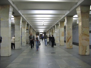 Строители на 85% выполнили ремонт на станции метро «Варшавская»