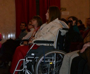 В зрительном зале присутствовали люди с инвалидностью, представляющие различные организации округа