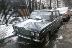 На территории района Чертаново Южное в январе выявлено два брошенных транспортных средства