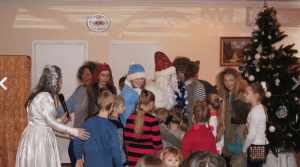 Для детей-инвалидов в Южном округе организовали показ спектакля «Новогодняя сказка»