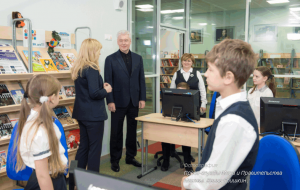 Мэр Москвы Сергей Собянин осмотрел новый корпус общеобразовательной школы №1387