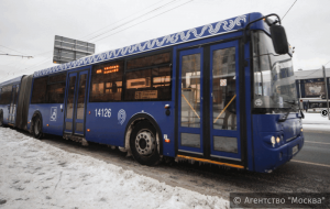 Новые автобусы повышенной вместимости закупят в Москве для наиболее загруженных маршрутов