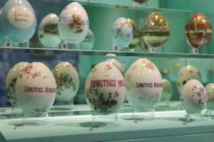 Выставка фарфоровых пасхальных яиц из коллекции Галины Ойстрах «Пасхальный подарок»