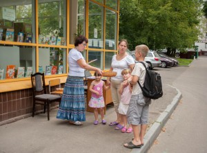 Летний читальный зал откроется в сквере на Кировоградской улице