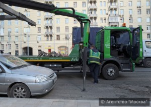 Закон, разрешающий забирать автомобили со штрафстоянок без предоплаты, вступит в силу в Москве 24 июля