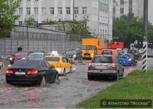 Дежурный Мосводостока или портал «Наш город» помогут жителям района Чертаново Южное ликвидировать подтопления из-за ливней