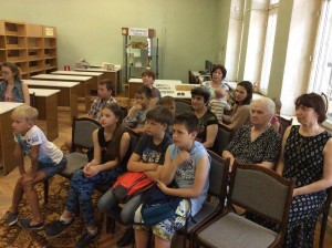 Слушатели лекции о крещении Руси