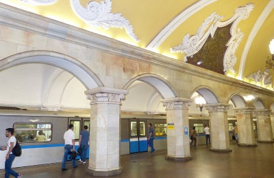 Несколько вестибюлей метро по выходным в августе будут закрыты из-за работ по благоустройству