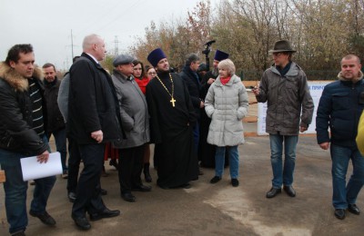 Владимир Ресин проверил ход строительства храмов в ЮАО