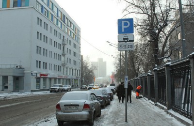 Москвичи с 6 по 8 марта смогут парковаться бесплатно