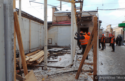 Незаконно установленные объекты демонтировали в районе Чертаново Южное