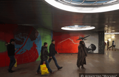 Для удобства москвичей и гостей столицы в подземных переходах увеличат количество видеоэкранов с картой метро
