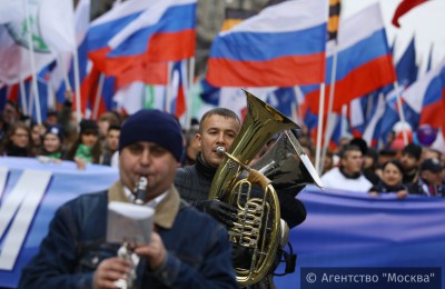 Около 80 тысяч демонстрантов вышли на улицы Москвы