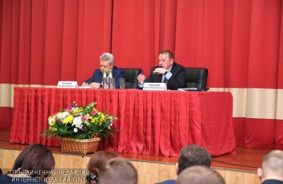 Префект Алексей Челышев встретился с жителями ЮАО в районе Царицыно