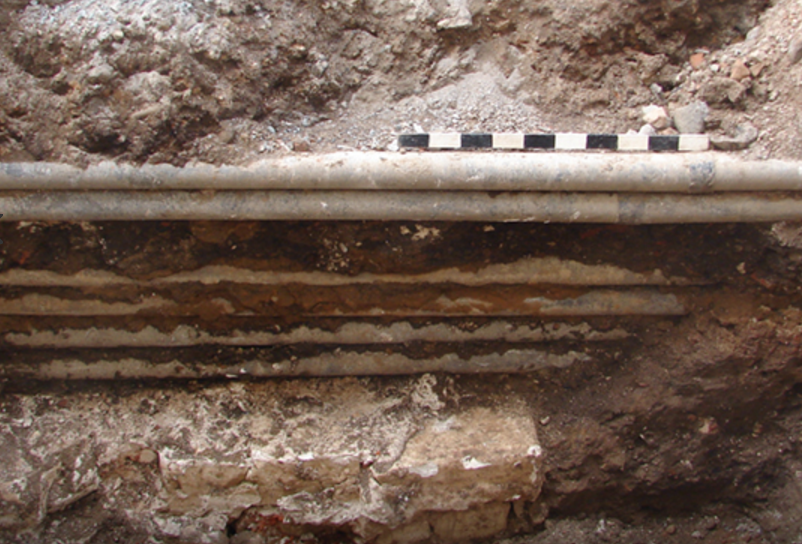 Столичные археологи обнаружили фундаменты четырех древних церквей, которые были снесены в 1920–1930-е годы.