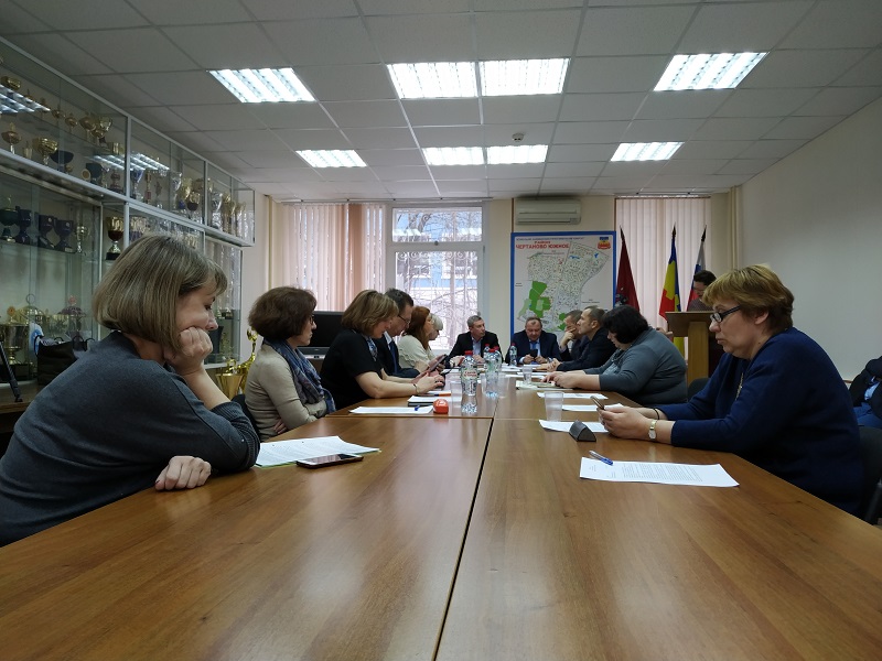 Депутаты заслушали отчет о работе 98-ой поликлиники, МФЦ и Инженерной службы заседание депутатов