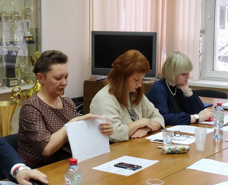 Депутаты заслушали отчет о работе 98-ой поликлиники, МФЦ и Инженерной службы заседание депутатов
