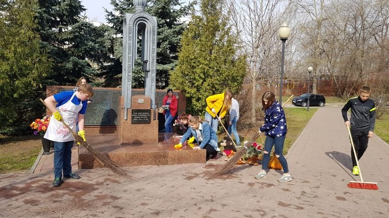 субботник в школе 504