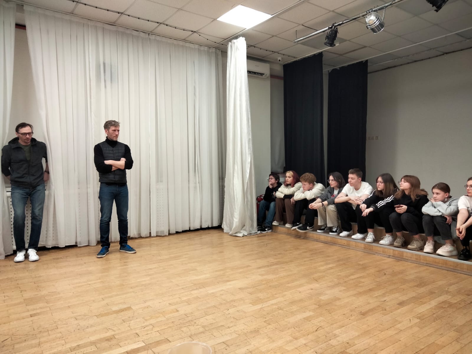 южный выступить. южный выступить. мама gala. каталептический мост. южно-сахалинский камерный оркестр.