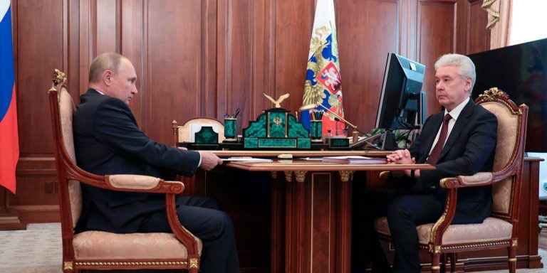 На фото действующий президент России Владимир Путин и мэр Москвы Сергей Собянин. Фото: сайт мэра Москвы