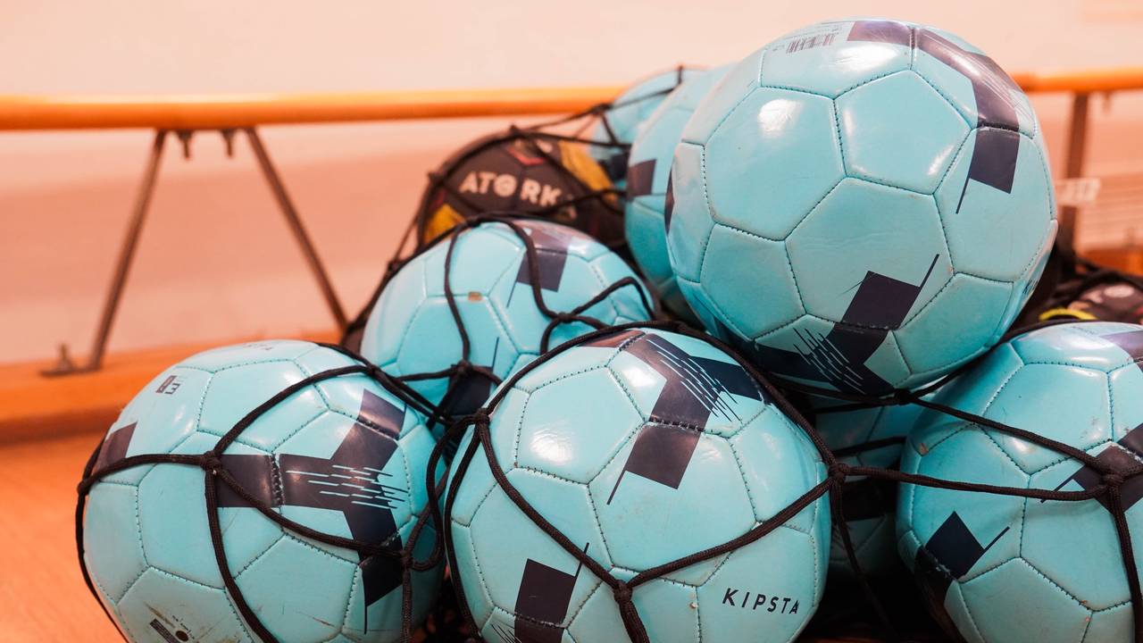 Футбольный турнир ЮФЛ-Девушки U-18: спортсменки «Чертанова» вышли в финал. Фото: Ксения Догонашева, «Вечерняя Москва»