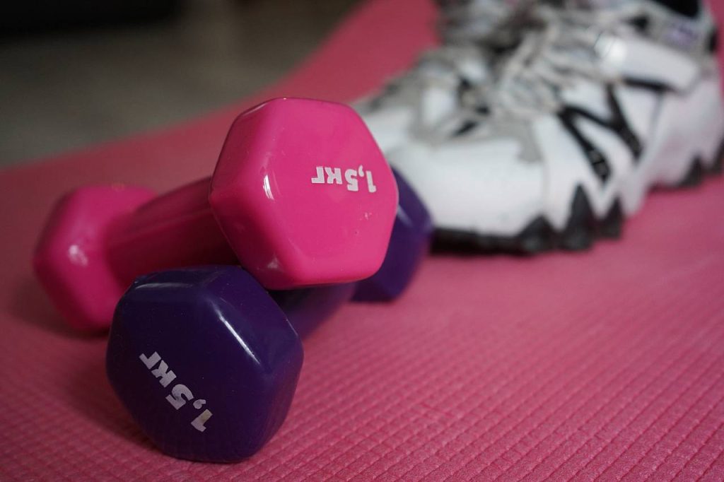 Бесплатное занятие по пилатесу пройдет в парке «Каскад Кировоградских прудов». Фото: Анна Быкова, «Вечерняя Москва»