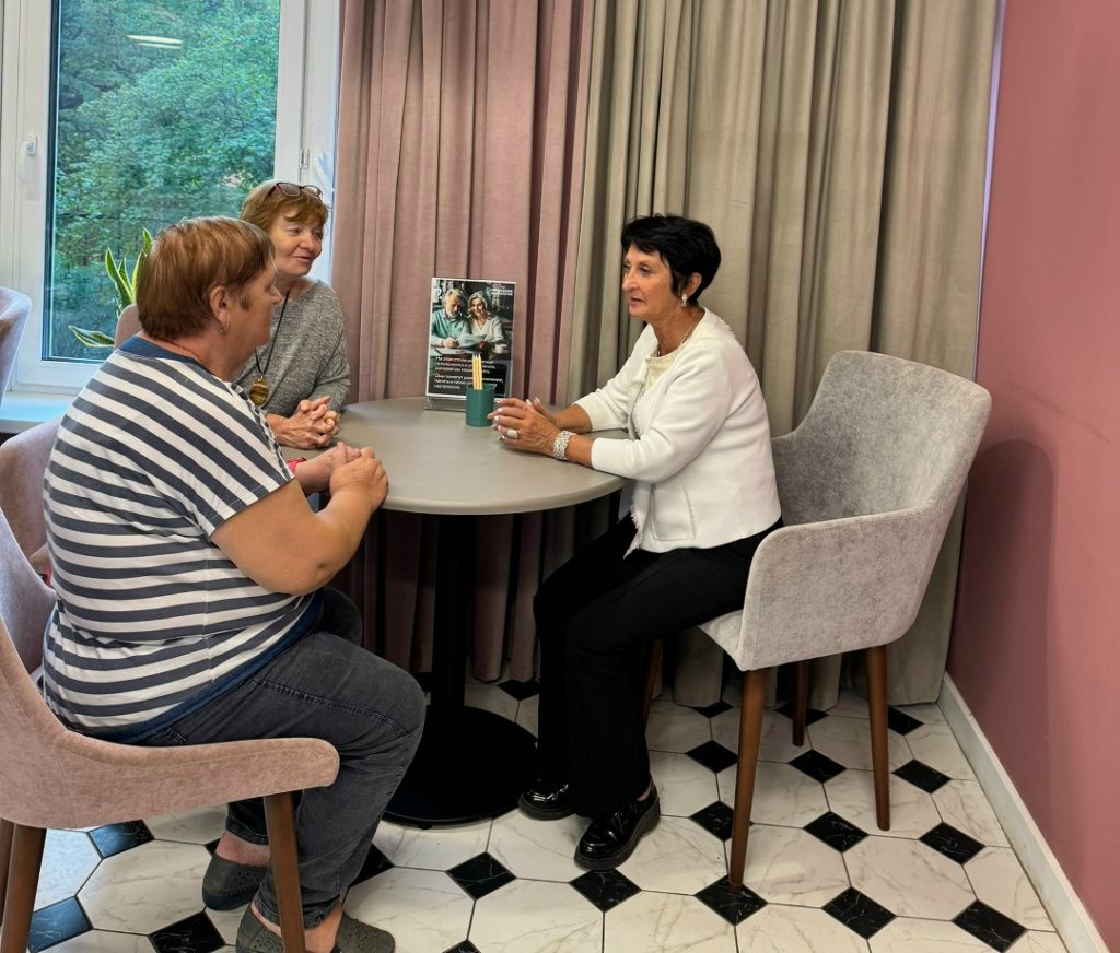 Депутат Наталья Птушкина провела информационную встречу с жителями Чертаново Южное. Фото: официальная страница Натальи Птушкиной в социальных сетях