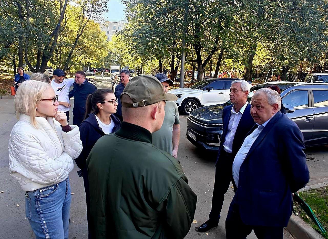 Участие в обходе территории Чертанова Южного принял Александр Новиков. Фото: Telegram-канал Муниципального округа Чертаново Южное