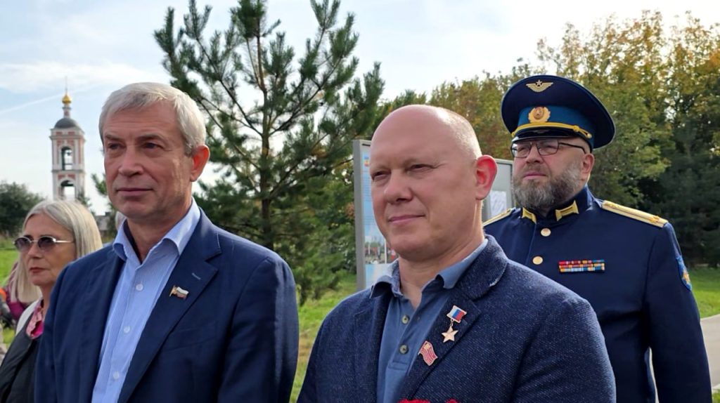 Аллея Славы в Чертанове Южном пополнилась новыми именами героев. Фото: Telegram-канал Муниципального округа Чертаново Южное 