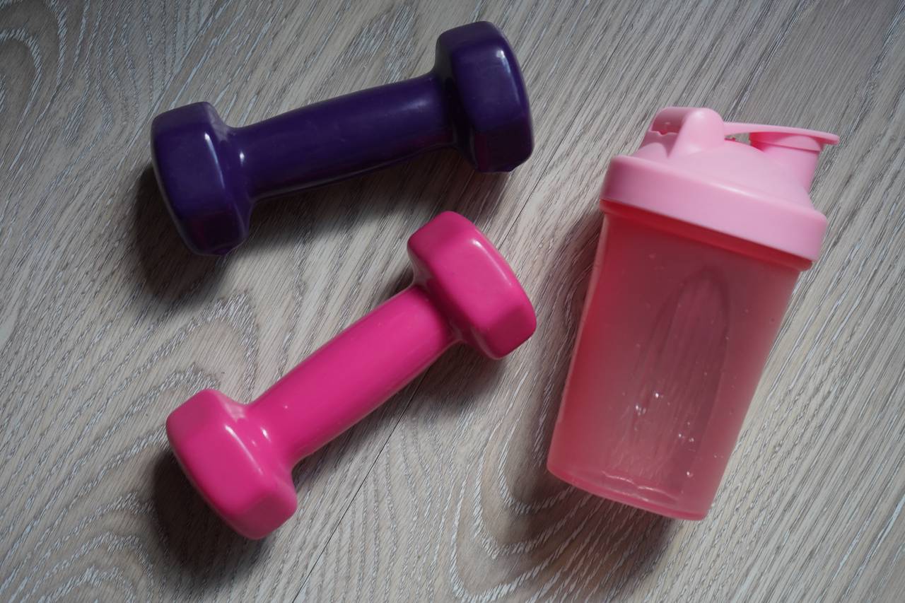 Жителей Чертанова Южного пригласили горожан на занятия атлетической гимнастики и пауэрлифтингом.  Фото: Анна Быкова, «Вечерняя Москва»