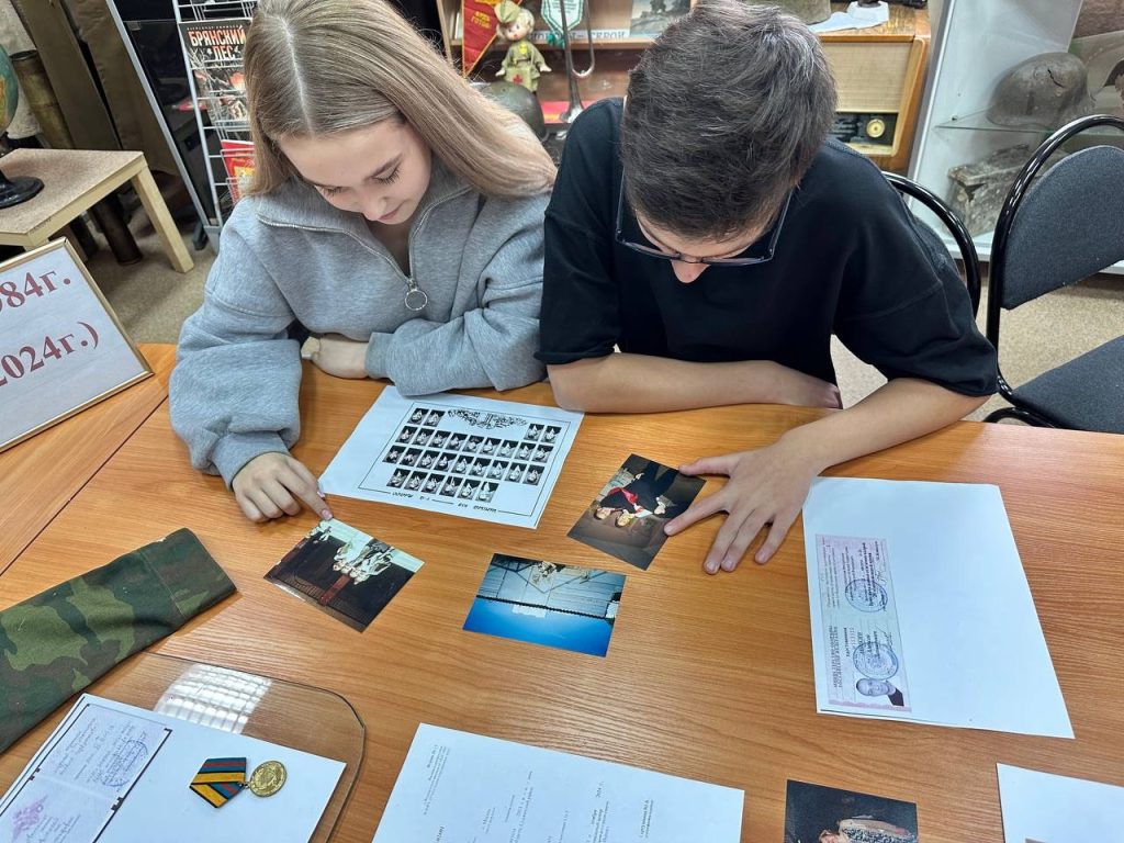 Девятиклассники школы №924 приняли участие в конкурсе «Память жива». Фото: официальная страница школы №924 в социальных сетях