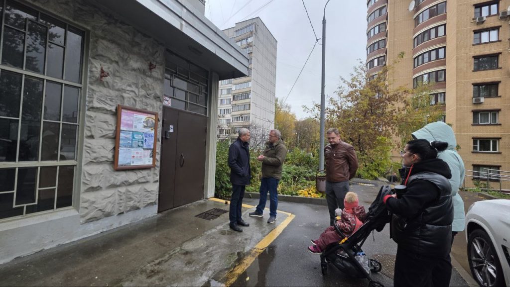 Глава муниципального округа отреагировал на обращения жителей о холоде в подъездах. Фото: Telegram-канал МО Чертаново Южное