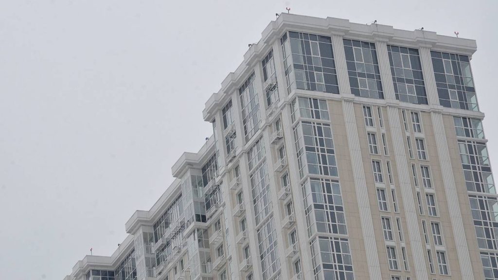 Глава управы Чертанова Южного провел плановый обход территории. Фото: Анна Быкова, «Вечерняя Москва»