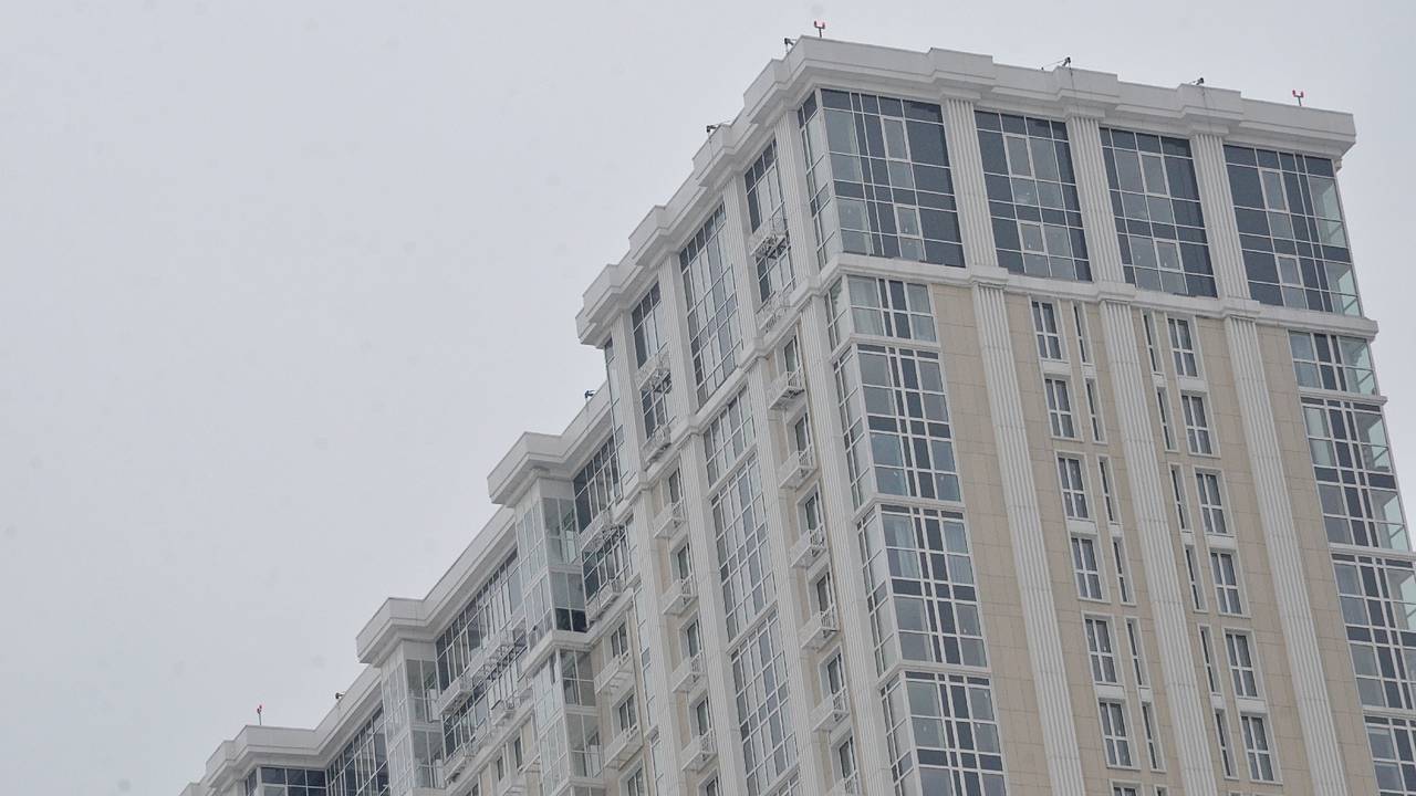 Глава управы Чертанова Южного провел плановый обход территории. Фото: Анна Быкова, «Вечерняя Москва»