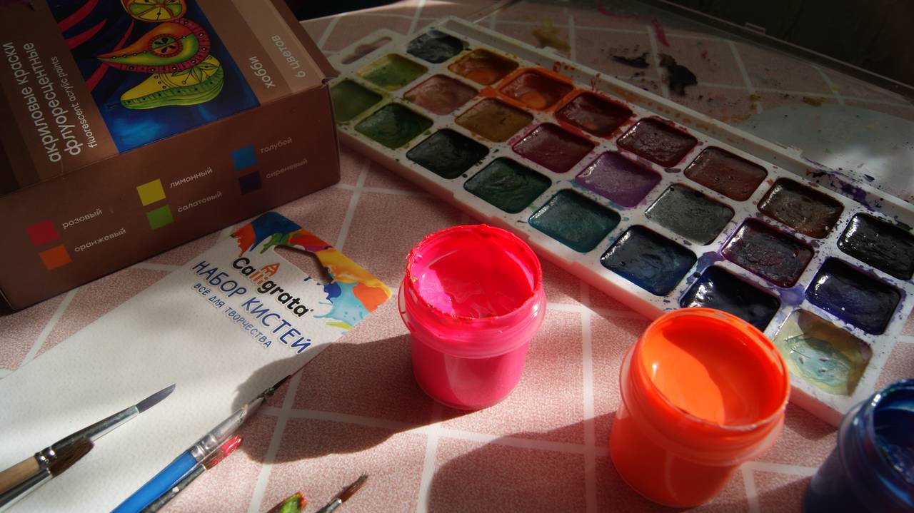 Марафон автопортретов завершился в галерее «Художники Чертанова». Фото: Татьяна Петрыкина, «Вечерняя Москва»