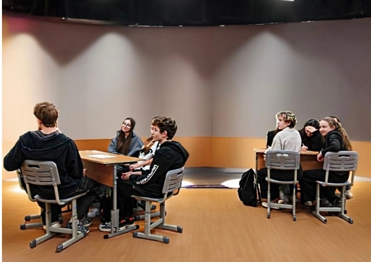 Девятиклассники школы №1173 приняли участие в интеллектуальной игре. Фото: страница школы №1173 в социальных сетях