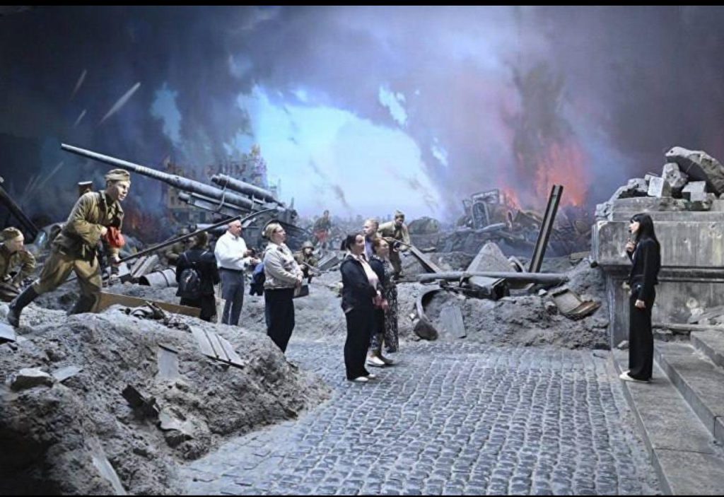 Мировые судьи Москвы почтили память героев Великой Отечественной войны. Фото: Пресс-служба Департамента по обеспечению деятельности мировых судей г. Москвы / Пресс служба ведомства