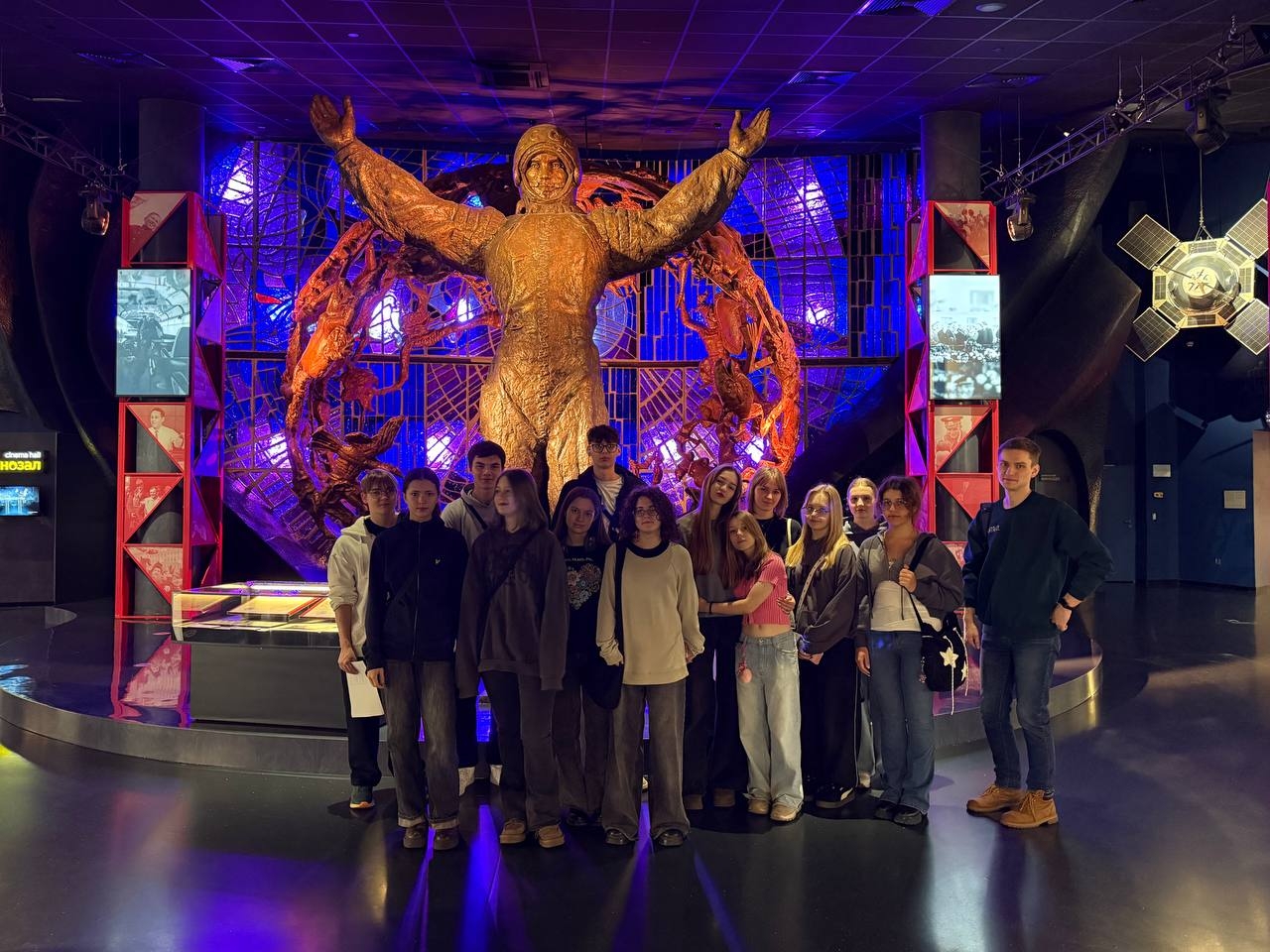 Музей космонавтики на ВДНХ посетили ученики школы №1173. Фото: страница школы №1173 в социальных сетях