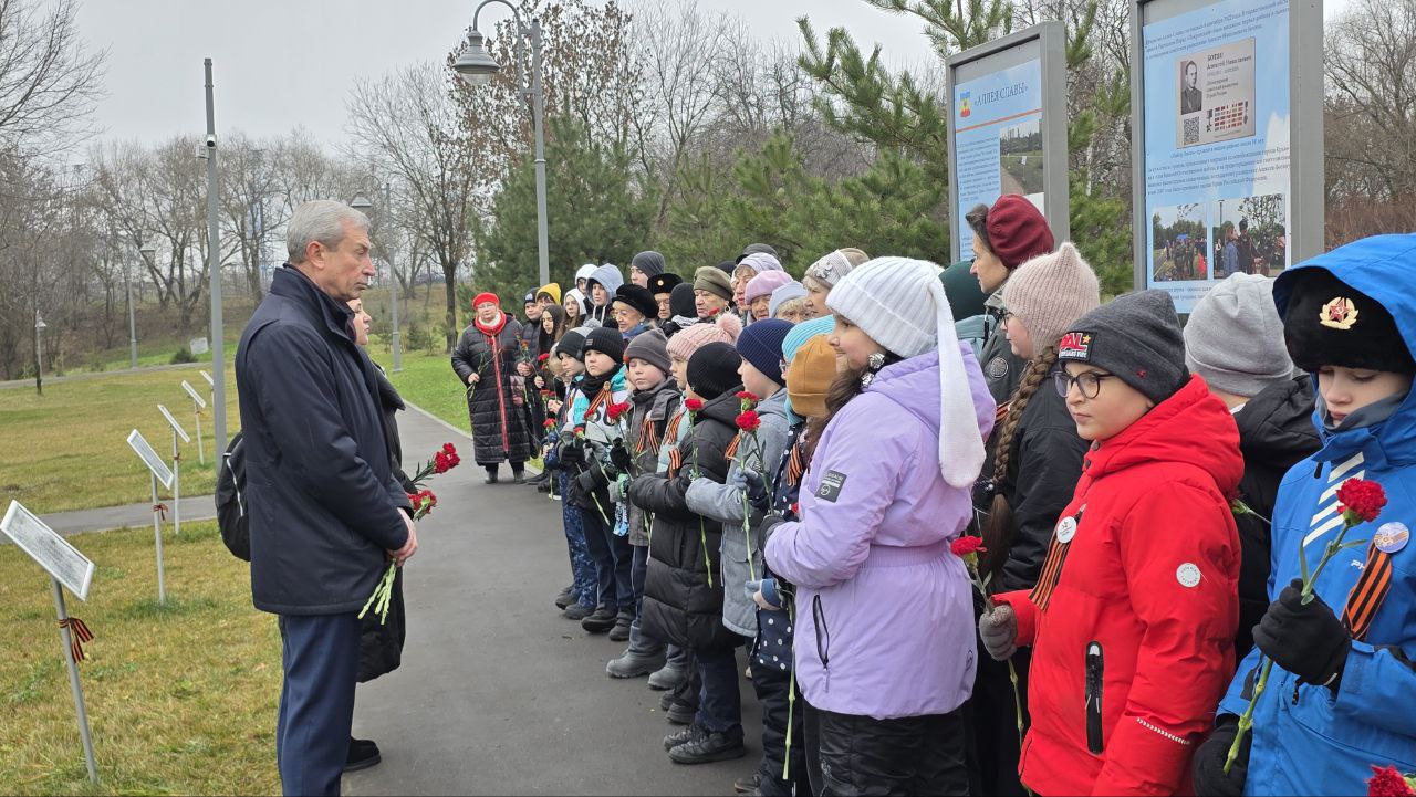 Память Подольских курсантов почтили в Чертанове Южном. Фото: Telegram-канал муниципального округа Чертаново Южное