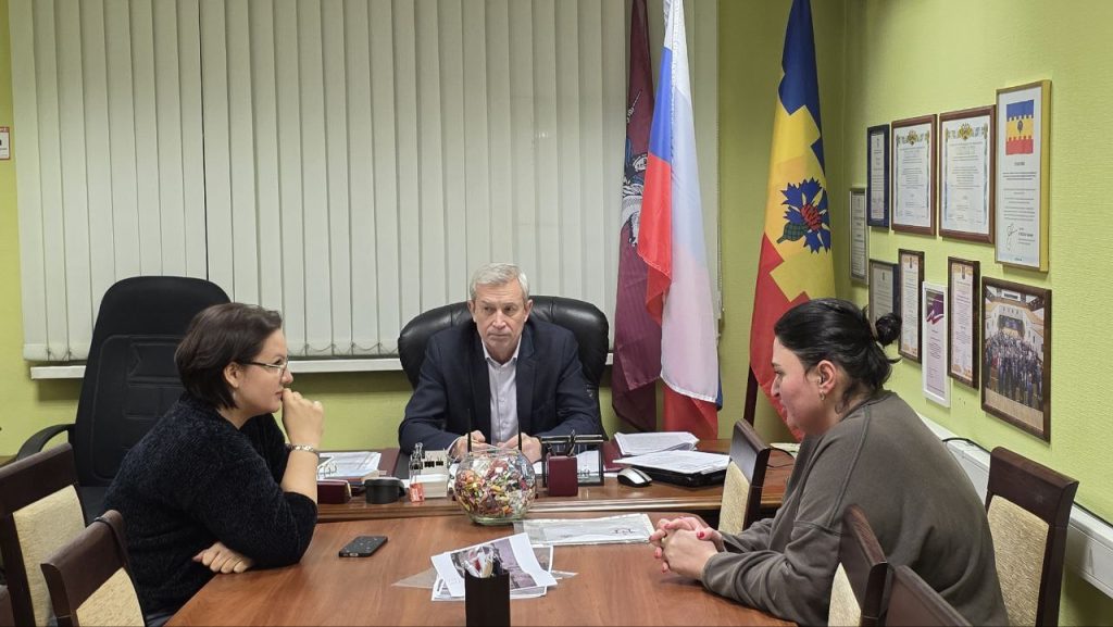 Александр Новиков взял на контроль устранение недоделок после капремонта на Россошанской улице. Фото: Telegram-канал муниципального округа Чертаново Южное