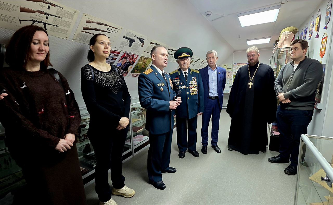 Церемонию в музее ДЮЦ «Виктория» посетил Александр Новиков. Фото: Telegram-канал муниципального округа Чертаново Южное