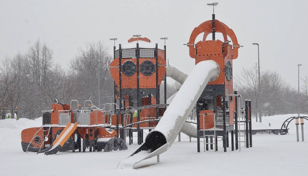 Двор в Чертанове Южном преобразили по идее горожанина.  Фото: Анна Быкова, «Вечерняя Москва»