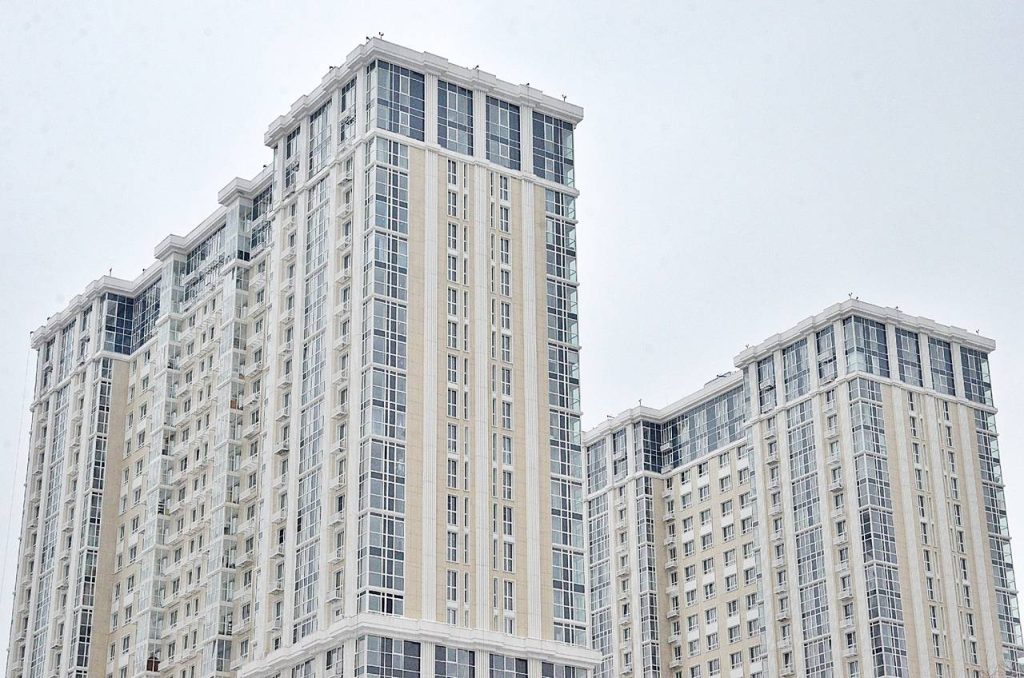 Глава управы Чертанова Южного провел обход территории района. Фото: Анна Быкова, «Вечерняя Москва»