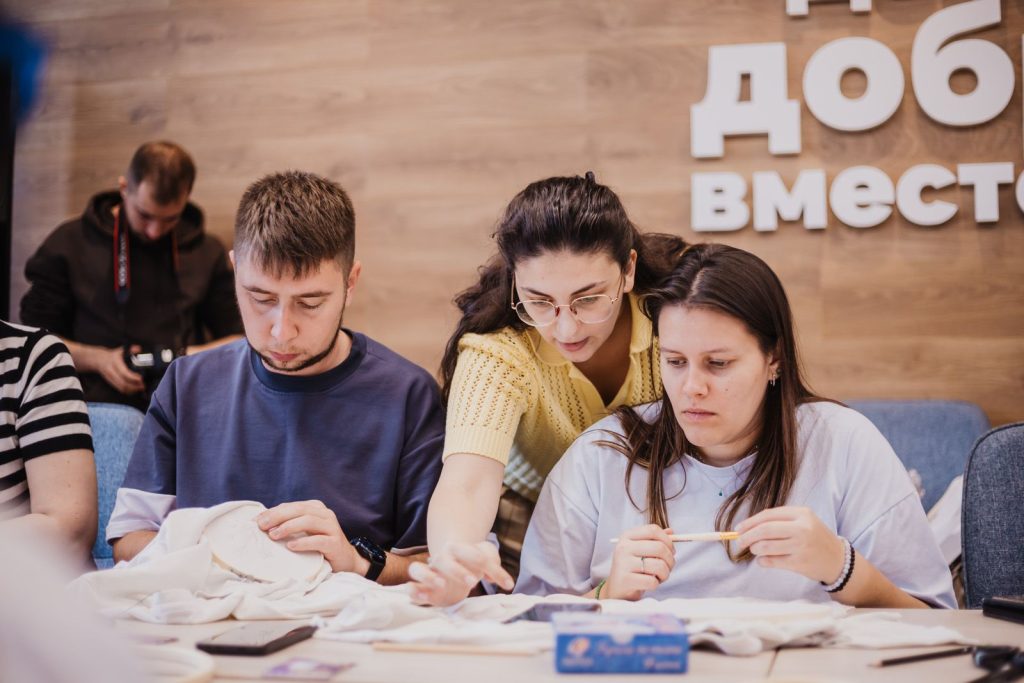 Волонтеры Москвы помогали приюту «Домашний. Аннино» на протяжении года. Фото: пресс-служба Комитета общественных связей и молодежной политики города Москвы