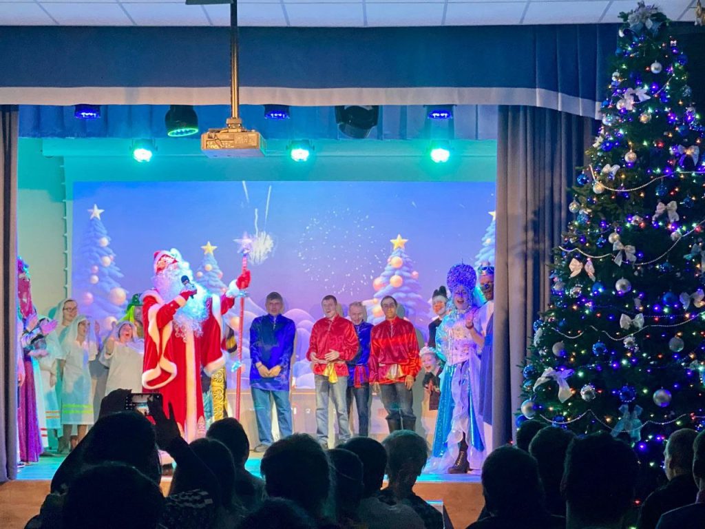 Премьеру спектакля посетили представители СД «Чертаново». Фото: страница СД «Чертаново» в социальных сетях