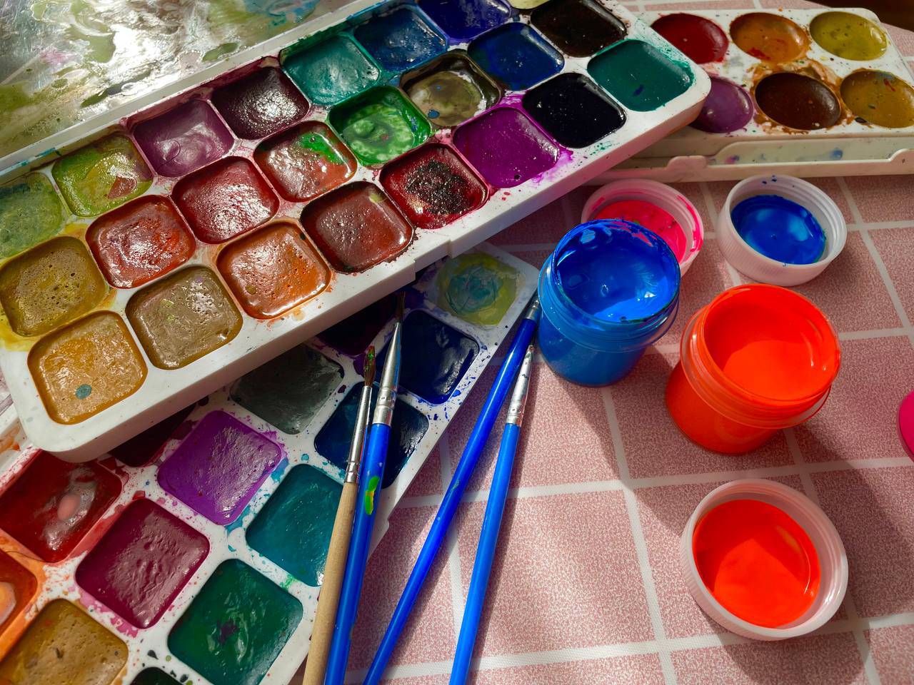 Совместное мероприятие с производителем кистей пройдет в галерее ТО «Художники Чертанова». Фото: Татьяна Петрыкина, «Вечерняя Москва»