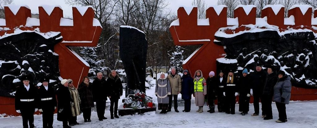 Память Подольских курсантов почтили в Чертанове Южном. Фото: Telegram-канал Муниципального округа Чертаново Южное