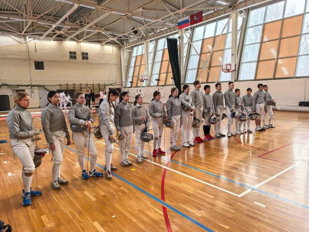 Турнир по фехтованию среди юношей и девушек провели в МКСШОР «Юг». Фото: страница МКСШОР «Юг» в социальных сетях